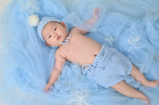 成都宝宝上眼皮肿